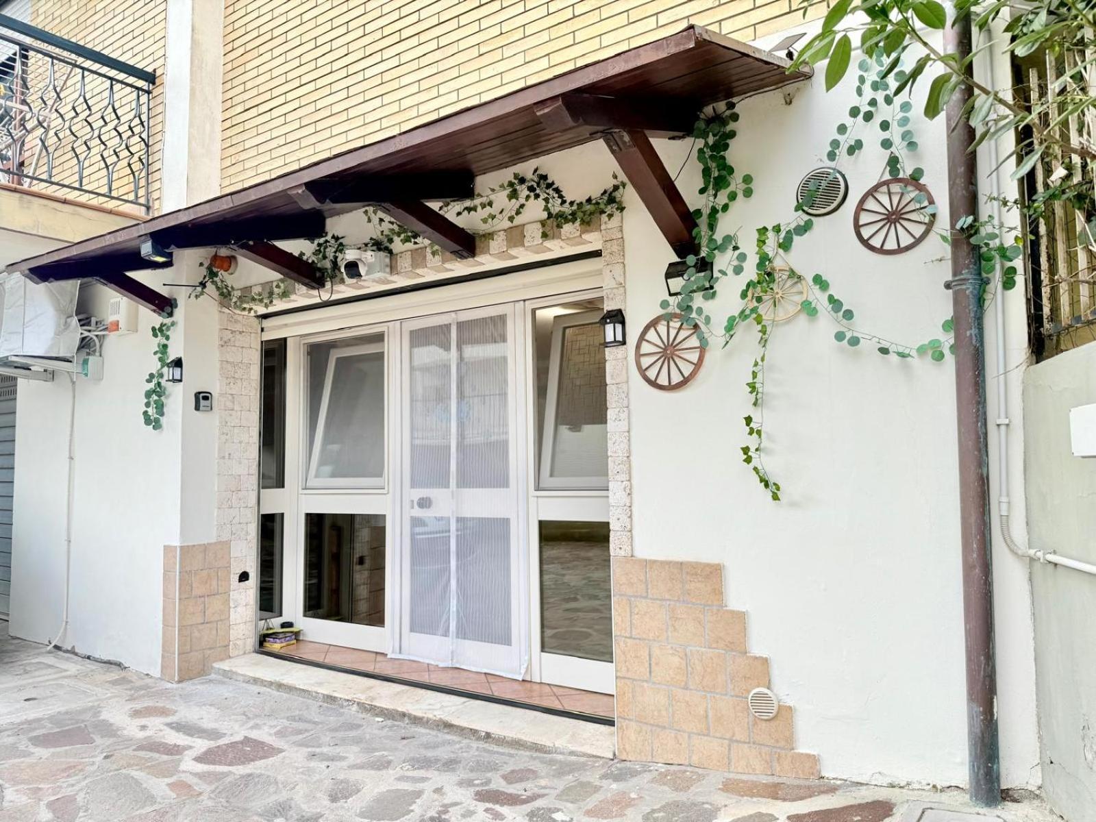 Open Space Littoria Latina Ngoại thất bức ảnh
